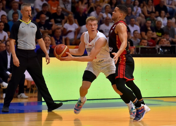 Orlovi jure maksimalu, prvi rival Grčka 1