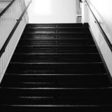 "Žao mi je tih ljudi, ali žao mi je i nas": Zbog problema starog tri decenije celoj zgradi u Mirijevu preti izbacivanje na ulicu 6