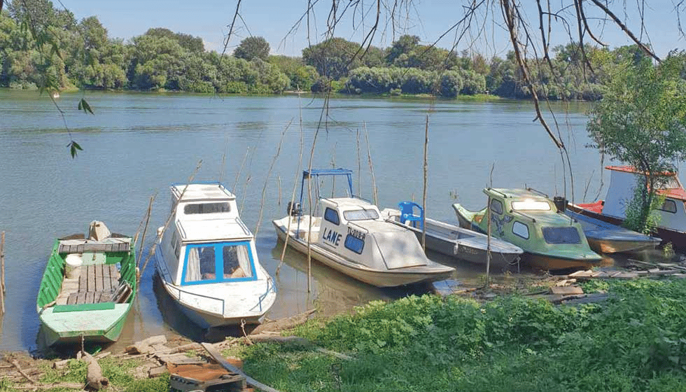 Zatvoren most na Tisi između Perleza i Titela 1