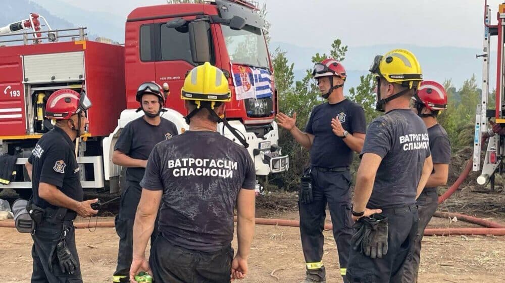 Savladan požar u lozničkoj "Čarapari": U pomoć stigli i vatrogasci iz Šapca 1