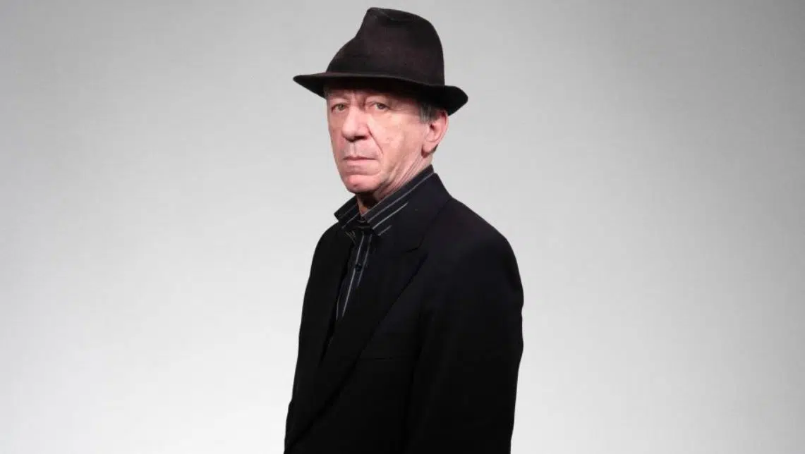 Kraljica bez krune i para 1