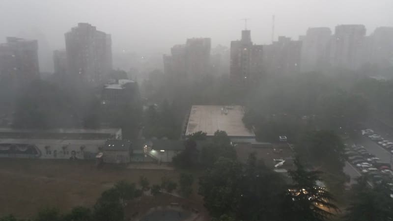 Nevreme širom Srbije, u Beogradu temperatura pala za 15 stepeni (VIDEO, FOTO) 1