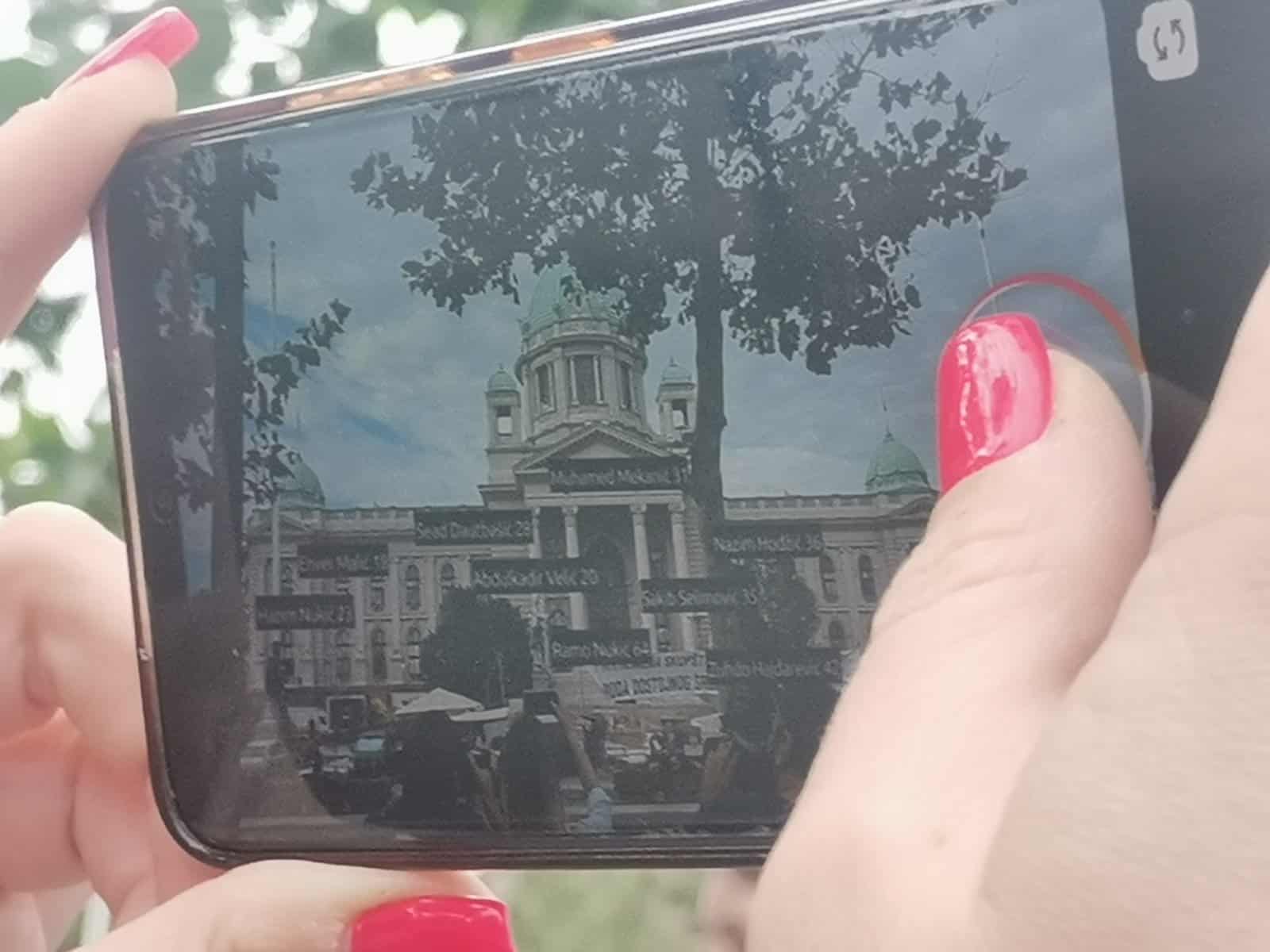 (VIDEO) Predstavljen digitalni format imena srebreničkih žrtava na zgradi Skupštine Srbije 2 (VIDEO) Predstavljen digitalni format imena srebreničkih žrtava na zgradi Skupštine Srbije 2