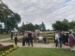 viber_image_2022-07-11_18-37-04-515 Kod Predsedništva upaljene sveće za žrtve genocida u Srebrenici 6