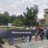 Kod Predsedništva upaljene sveće za žrtve genocida u Srebrenici 5