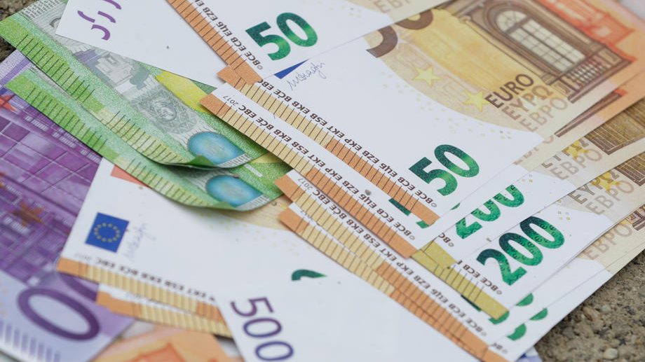 Carinici na prelazu Preševo sprečili pokušaj krijumčarenja više od 100.000 evra 22