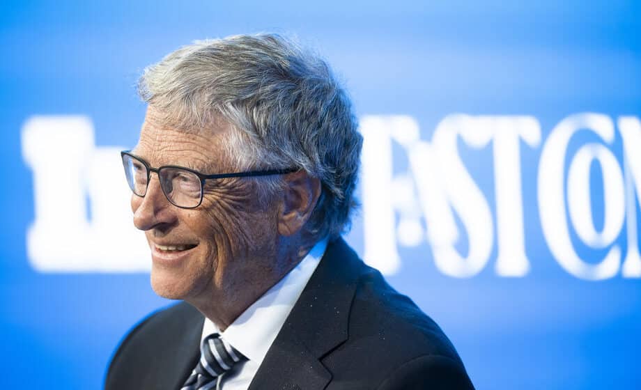 Bil Gejts najavio ispadanje sa liste najbogatijih: "Dužnost je da vratim svoje resurse društvu" 1