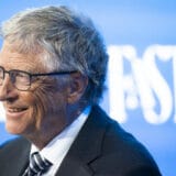 Bil Gejts najavio ispadanje sa liste najbogatijih: "Dužnost je da vratim svoje resurse društvu" 3