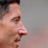 Velika potražnja za dresovima Roberta Levandovskog iznenadila Barselonu 1