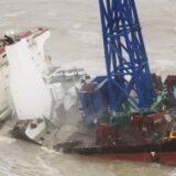 Potonuo teretni brod tokom oluje u vodama kod Hong Konga, desetine ljudi nestalo 2