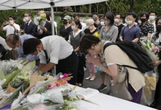 Ceremonija sahrane i kremacija Šinza Abea: Građani na ulicama odaju počast ubijenom bivšem premijeru 2