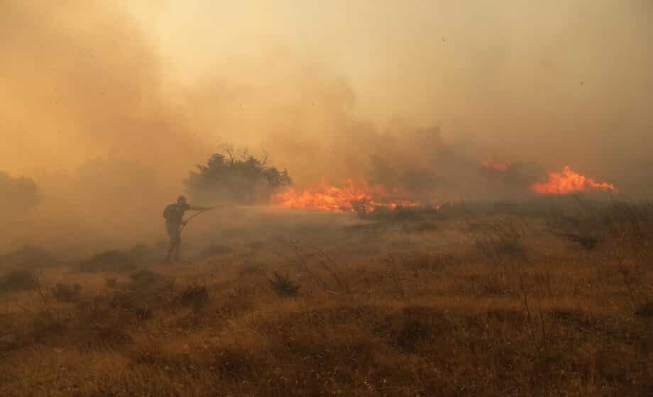 Vatrogasci rade na lokalizaciji požara kod Malog Zvornika: Nema ugroženih ljudi i objekata 1