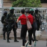 Hjuman rajts voč: Predsednik Šri Lanke da naredi prekid nezakonite upotrebe sile nad demonstrantima 8