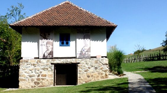 U Tršiću počela Međunarodna studentska likovna kolonija: Među učesnicima i gosti iz Meksika 1