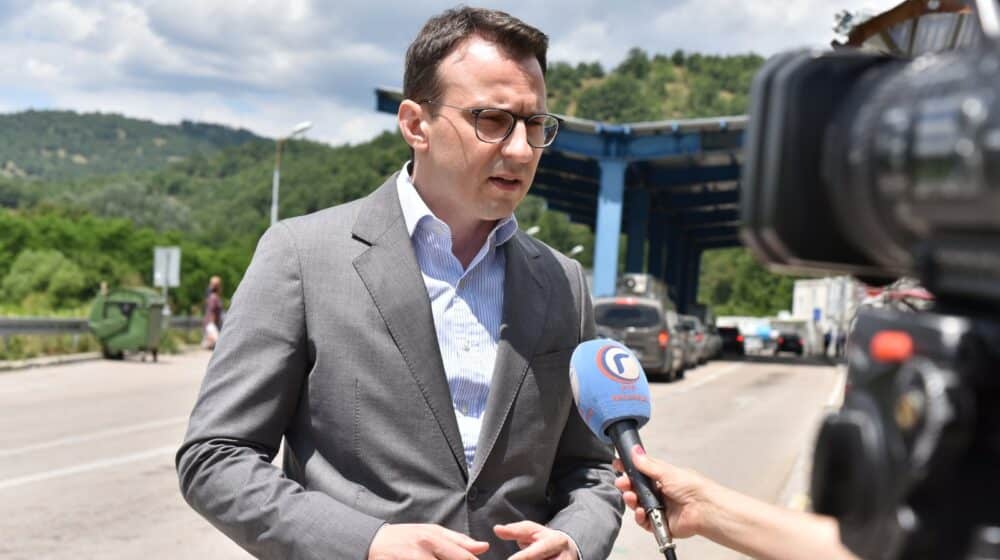 Petkoviću zabranjen ulaz na KiM: "Ako se ovako Kurti odnosi prema glavnom pregovaraču u dijalogu, jasno je kako se odnosi prema srpskom narodu" 1