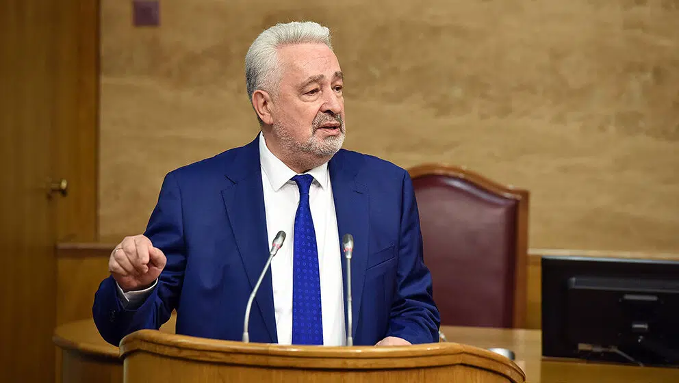 Da li bivši crnogorski premijer Zdravko Krivokapić osniva novu stranku? 1