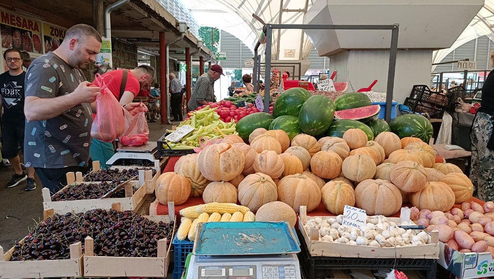 Uhapšen muškarac pod sumnjom da je oborio starijeg čoveka na beočinskoj pijaci i ukrao mu torbu 1