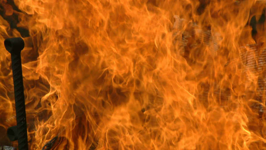 Veliki požar u Zagrebu, u dvorištu preduzeća gorele drvene palete 10
