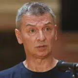 Ćuta pokušao da uđe na sednicu Skupštine Grada Loznice, situacija na ivici incidenta (VIDEO) 2