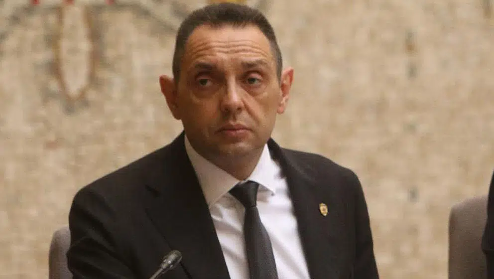Ministar policije i vojni kursadžija se besramno dodvorava svom šefu: Stefan Tasić (NDB) o napadima Vulina na Danas 1