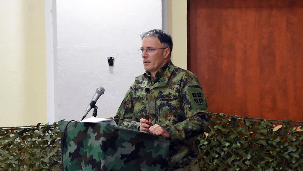 Mojsilović na sastanku sa komandantom KFOR-a: Situacija na Kosovu i Metohiji i dalje nestabilna 1