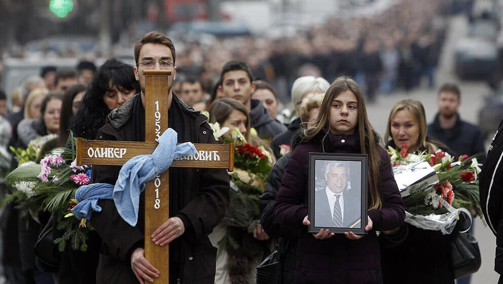 Pomen Oliveru Ivanoviću služen na mestu ubistva u Kosovskoj Mitrovici 1
