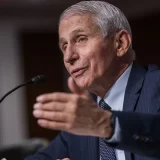 Fauči se povlači sa mesta Bajdenovog glavnog medicinskog savetnika 2