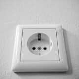 Produžni kablovi - dvostruka opasnost: Kako se zaštititi od požara na električnim instalacijama u stambenim objektima? 5