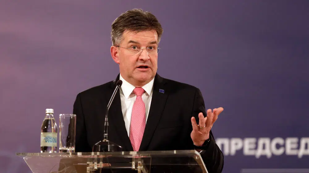 Lajčak u Severnoj Mitrovici: Danas smo tu da se ljudi ne plaše, radimo sve da ne bude barikada 1