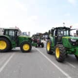 Poljoprivrednici blokirali most na Tisi kod Titela 12