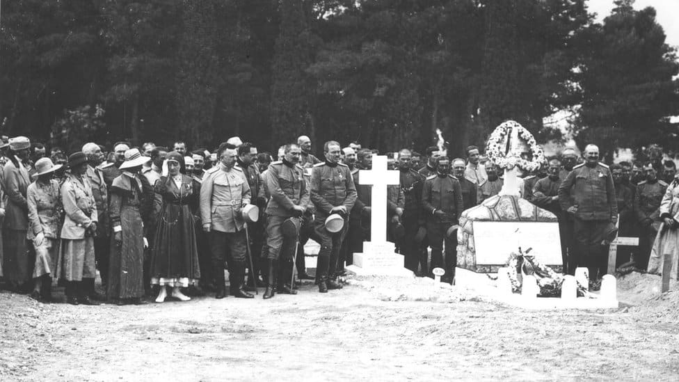 Prvi svetski rat: Ko je bila Katarina Harlej, britanska bolničarka kojoj su srpski vojnici podigli spomenik u Solunu 7 Sahrana Katarine Harlej