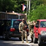 Srbija i Kosovo: Priština odložila primenu novih mera, počelo uklanjanje barikada sa puteva 5