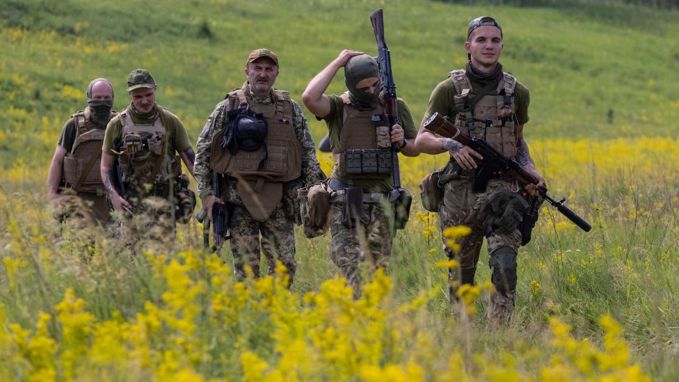 Rusija i Ukrajina: Vrhovni sud Rusije proglasio Azov bataljon za terorističku organizaciju, Lukašenkova poruka Srbiji 15