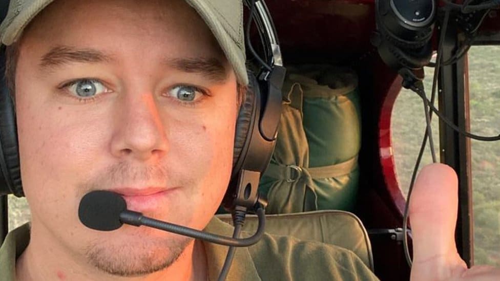 Svetski dan slonova: Broj retkih „super kljovaša“ nalik mamutima u padu 9 Nick Haller in his aircraft