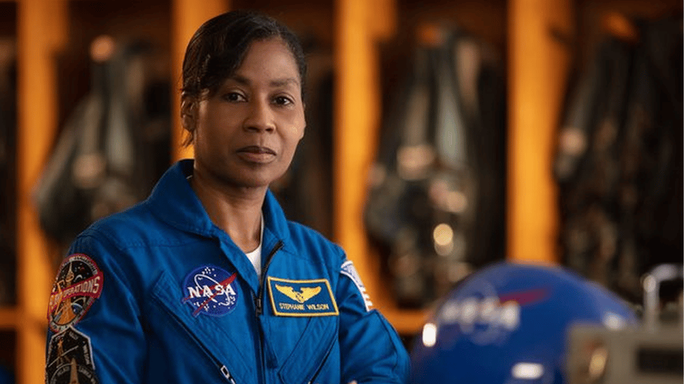 NASA šalje Artemis 1 na Mesec: Da li su žene neravnopravne u svemirskim misijama 1 NASA astronaut Stephanie Wilson poses for a portrait at NASA Johnson Space Center's office in Ellington Field, in Houston, Texas on Thursday, 11 July, 2019
