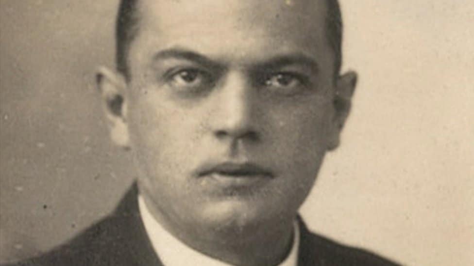 Jugoslavija, umetnost: Sava Šumanović, slikar koji je slavio život, a doživeo surovu smrt 1 Sava Šumanović slika iz pasoša 1927.