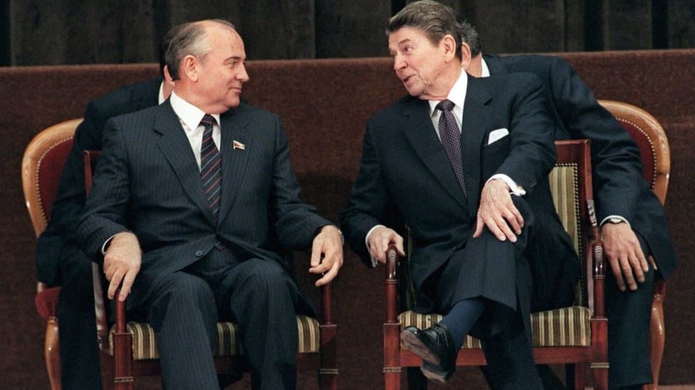 Mihail Gorbačov i američki predsednik Ronald Regan