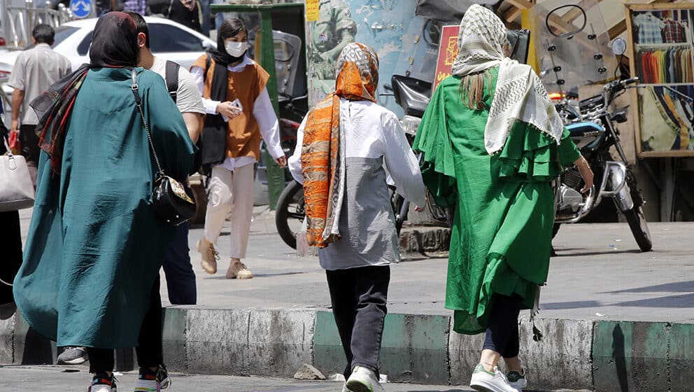 U Iranu zatvoreno 150 preduzeća zbog kršenja kodeksa oblačenja 1