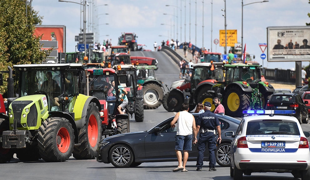 Poljoprivrednici na udaru vlasti, organizuju skup podrške: "Pozivamo sve da dođu i da nam kažu šta da radimo" 2 Poljoprivrednici na udaru vlasti, organizuju skup podrške: "Pozivamo sve da dođu i da nam kažu šta da radimo" 2
