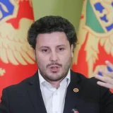 Abazović potvrdio: Autentična fotografija na kojoj su direktor Uprave carina i članica kriminalnog klana 8