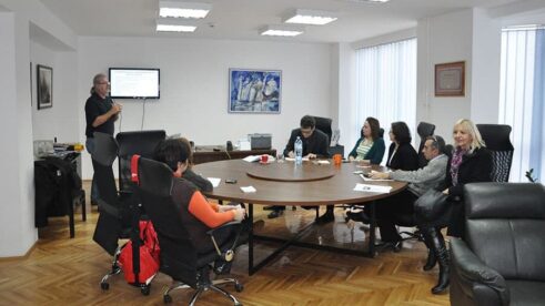 Bruto, neto, kamata, anuitet: I novinari uče i medijski se opismenjavaju 4