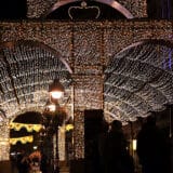 U Beogradu počelo postavljanje novogodišnjeg osvetljenja 1