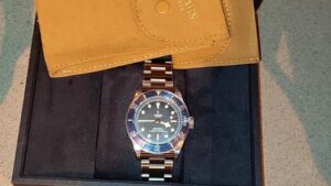 Na prelazu Strezimirovci sprečen pokušaj krijumčarenja dva časovnika vredna oko 47.000 dolara 2 Na prelazu Strezimirovci sprečen pokušaj krijumčarenja dva časovnika vredna oko 47.000 dolara 2