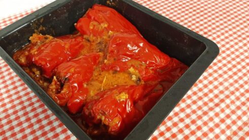 Zapečene crvene paprike punjene junetinom (recept) 4