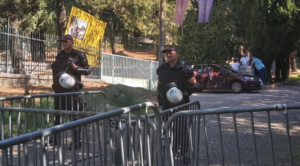 Patrijarh Porfirije avionom MUP-a Srbije stigao u Podgoricu, očekuje se potpisivanje Temeljnog ugovora? 2 Patrijarh Porfirije avionom MUP-a Srbije stigao u Podgoricu, očekuje se potpisivanje Temeljnog ugovora? 2