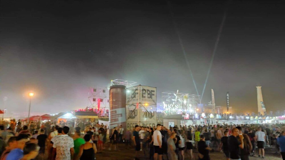 Problemi na ulazu na Beer Fest: Šalteri prazni, internet ne radi, organizatori saopštili da je ulaz danas bez uslova za konzumaciju 1