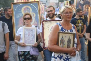 "Litiju za spas Srbije" predvodili Noćni vukovi, šetnja do Hrama Svetog Save (FOTO) 2