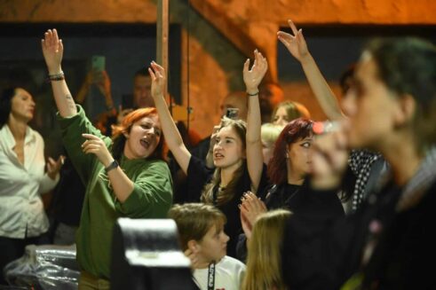 publika Rundek Užice Užička publika posle devet godina ponovo pevala sa Rundekom (FOTO) 6