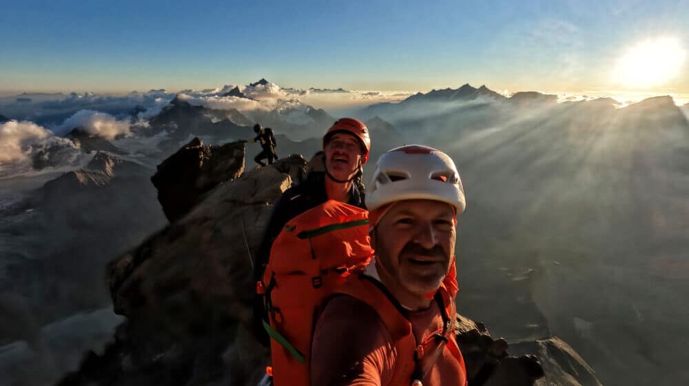 Novosađanin se popeo na Materhorn: "Na 4.500 metara visine, sve je dole pod oblacima, vidim celu Švajcarsku, a ne vidim ništa" (FOTO)(VIDEO) 1