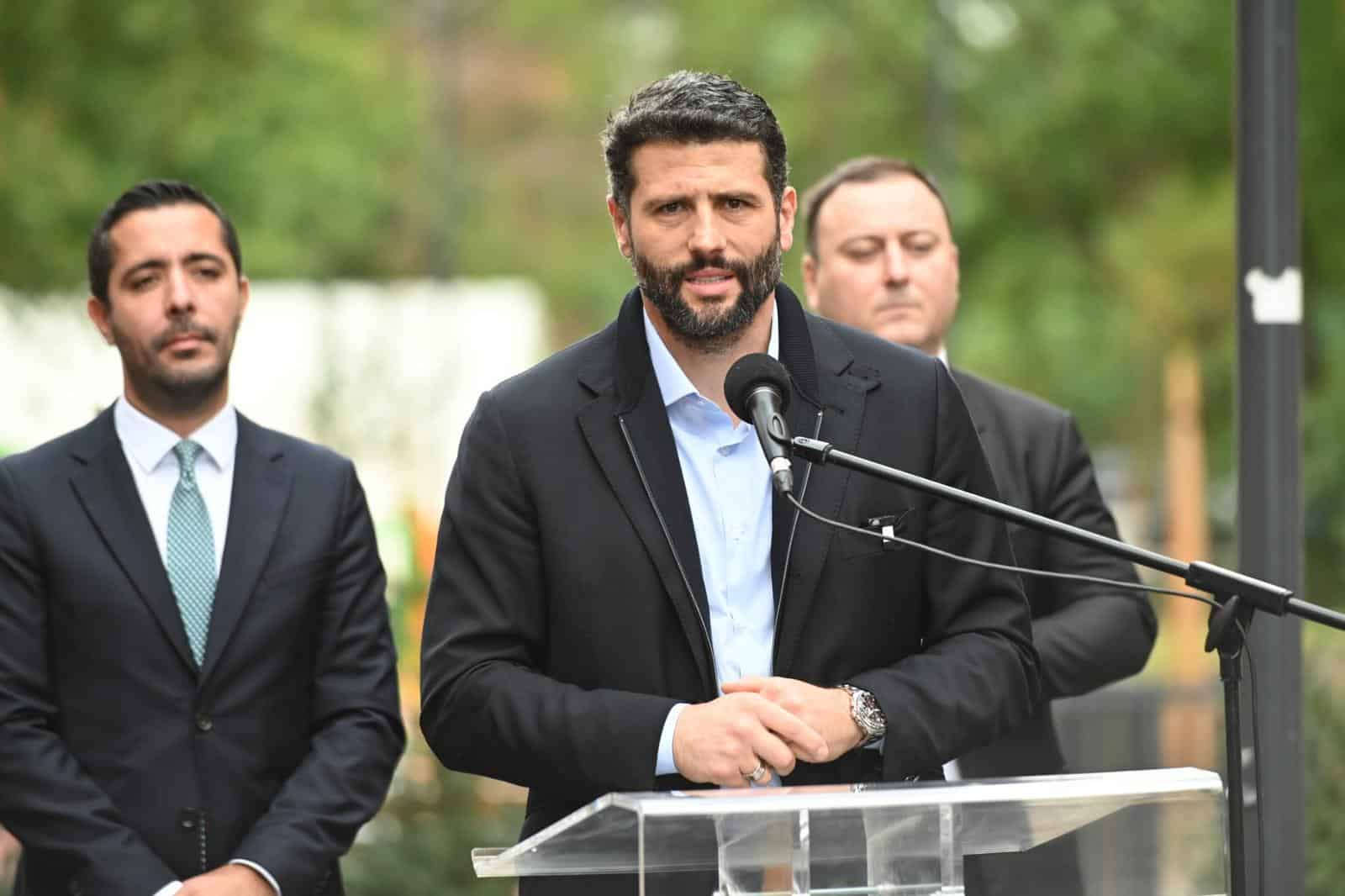 Šapić i Momirović uručili ključeve stanova pripadnicima službi bezbednosti u Zemunu 2